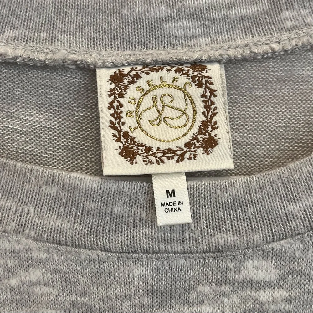 Tru Self Truself Womens M Cheers Flip Sequin Sweatshirt Top Gray New Years - Picture 6 of 7